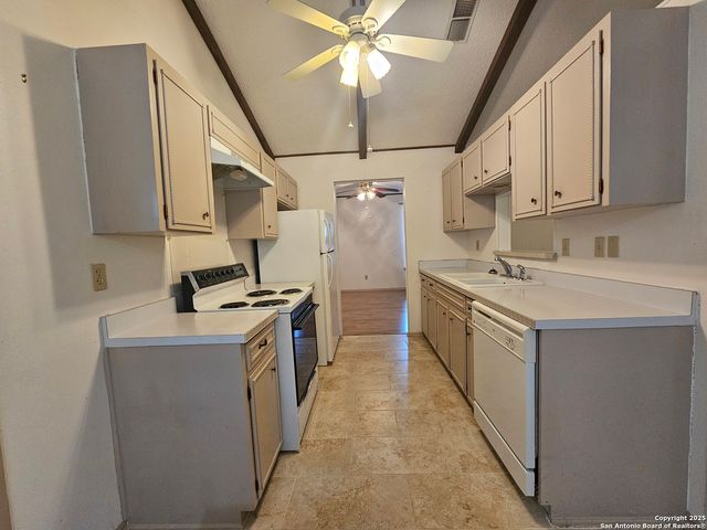 5522 Newcome Dr, San Antonio, TX 78240