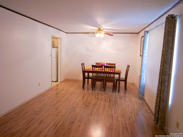 5522 Newcome Dr, San Antonio, TX 78240