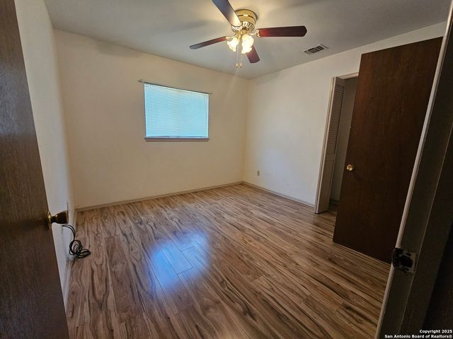 5522 Newcome Dr, San Antonio, TX 78240