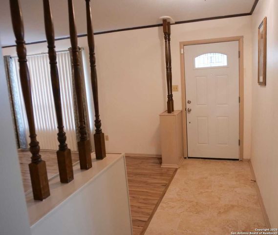 5522 Newcome Dr, San Antonio, TX 78240