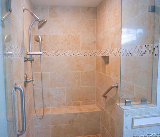 5522 Newcome Dr, San Antonio, TX 78240