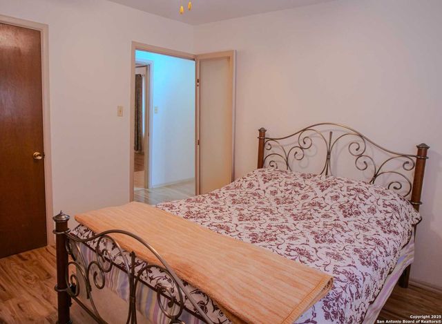 5522 Newcome Dr, San Antonio, TX 78240