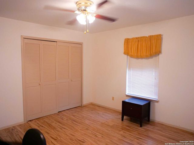 5522 Newcome Dr, San Antonio, TX 78240