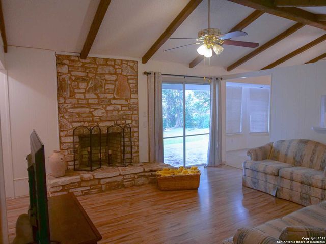 5522 Newcome Dr, San Antonio, TX 78240