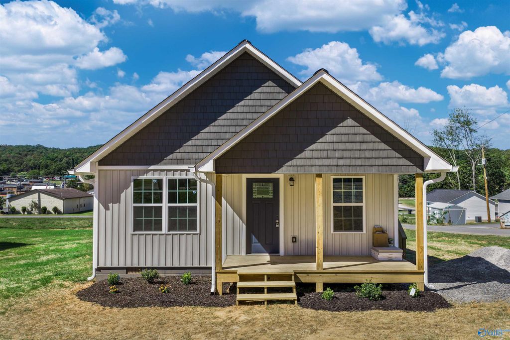 1412 Godfrey Avenue NE, Fort Payne, AL 35967