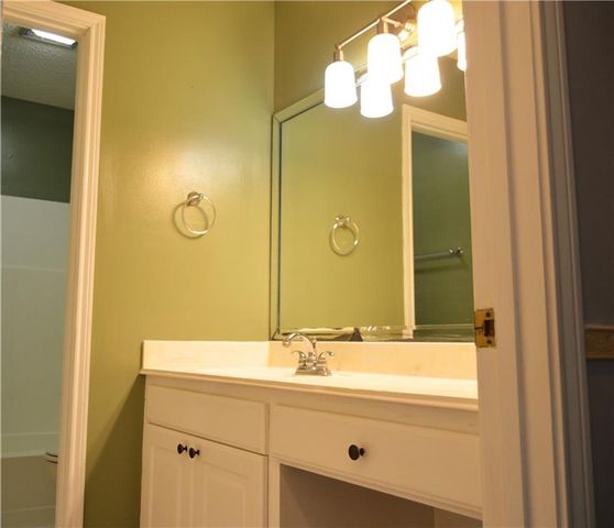 128 SPRING CREEK Drive, Pineville, LA 71360