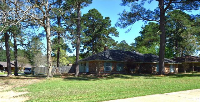 128 SPRING CREEK Drive, Pineville, LA 71360
