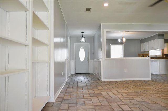 128 SPRING CREEK Drive, Pineville, LA 71360