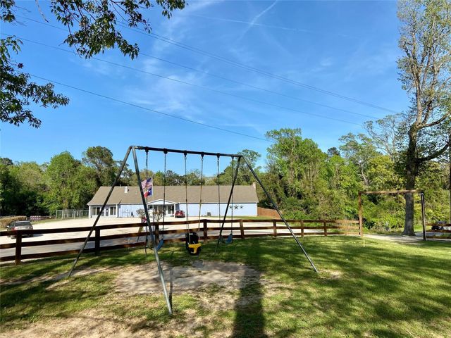 120 Canary Street, Point Blank, TX 77364