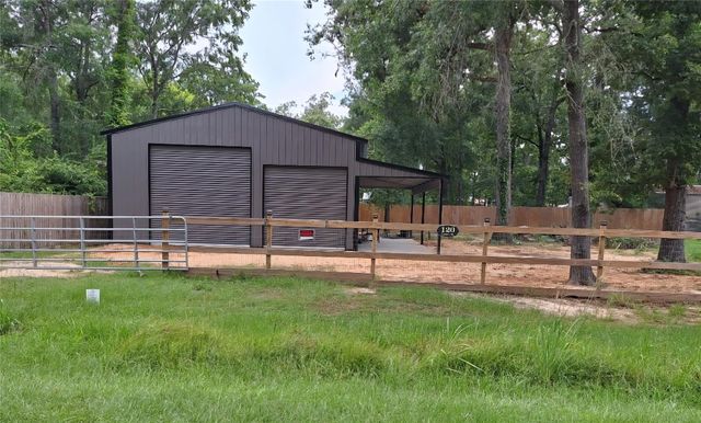 120 Canary Street, Point Blank, TX 77364