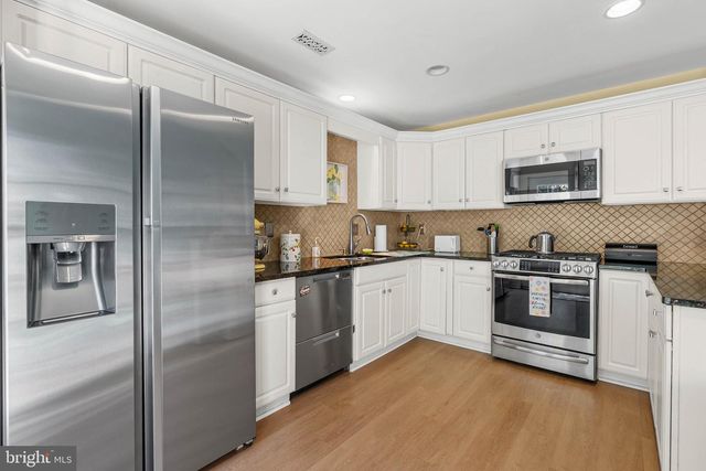 217 LOOKOUT PL, Wayne, PA 19087