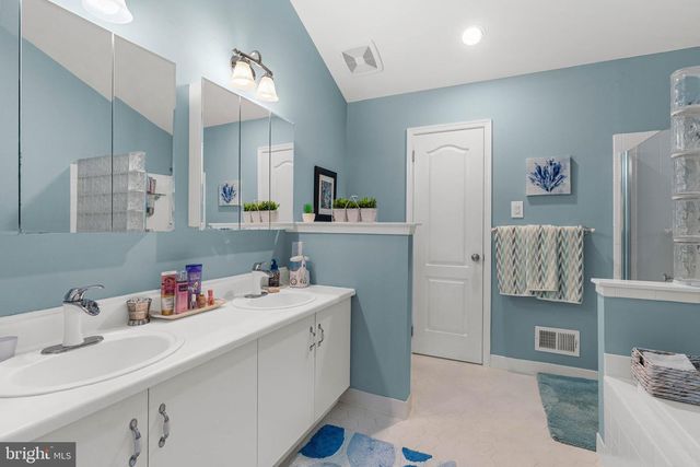 217 LOOKOUT PL, Wayne, PA 19087
