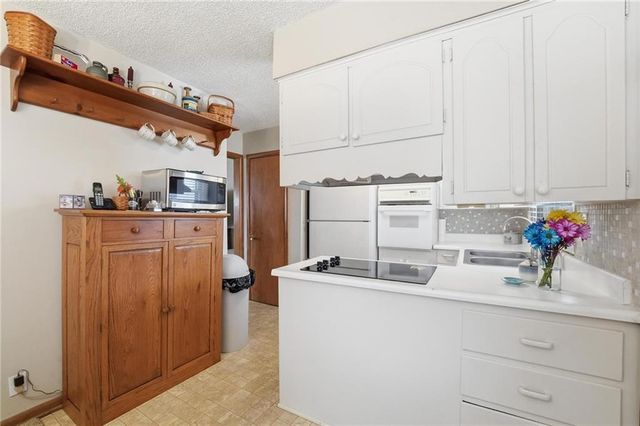 4411 Sterling Avenue, Kansas City, MO 64133