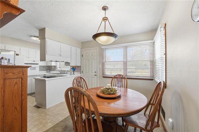 4411 Sterling Avenue, Kansas City, MO 64133