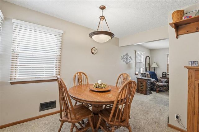 4411 Sterling Avenue, Kansas City, MO 64133