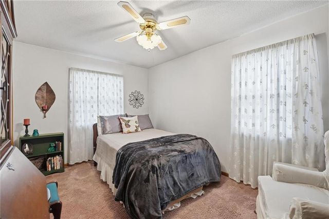 4411 Sterling Avenue, Kansas City, MO 64133