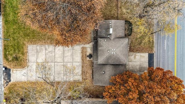 4411 Sterling Avenue, Kansas City, MO 64133