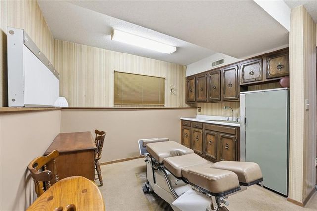 4411 Sterling Avenue, Kansas City, MO 64133