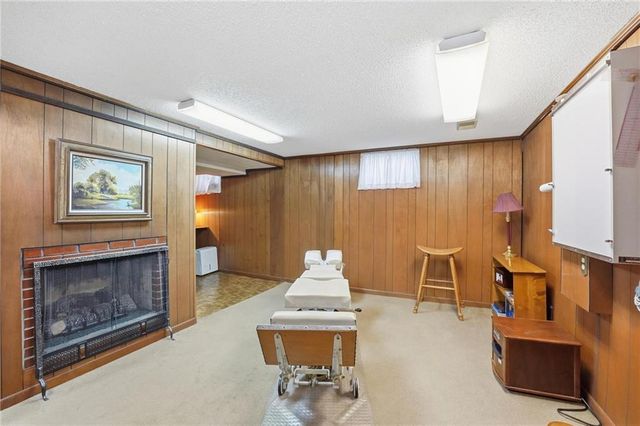 4411 Sterling Avenue, Kansas City, MO 64133