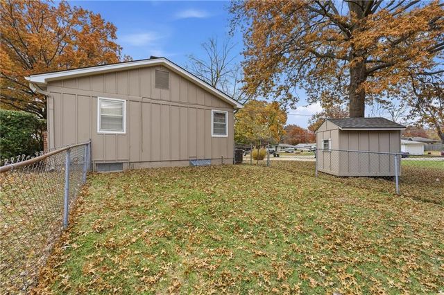 4411 Sterling Avenue, Kansas City, MO 64133