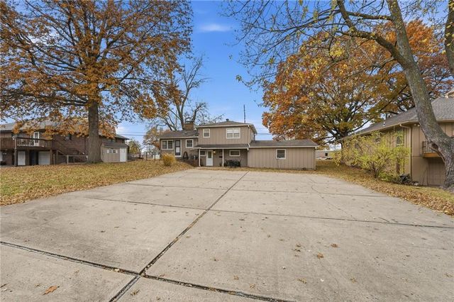 4411 Sterling Avenue, Kansas City, MO 64133