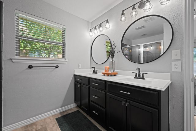 2828 Greenway Drive, Burleson, TX 76028