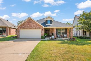 2828 Greenway Drive, Burleson, TX 76028