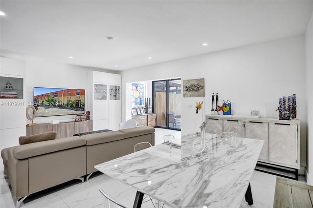 3648 NE 167th St 27, North Miami Beach, FL 33160