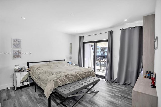 3648 NE 167th St 27, North Miami Beach, FL 33160