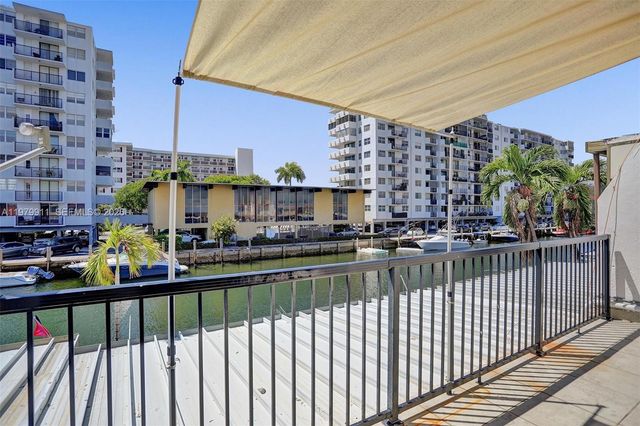 3648 NE 167th St 27, North Miami Beach, FL 33160