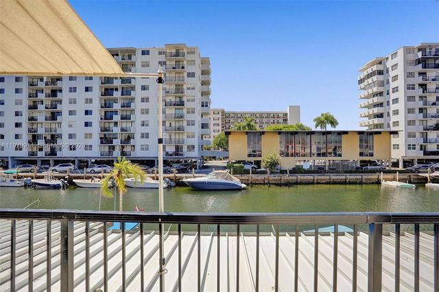 3648 NE 167th St 27, North Miami Beach, FL 33160