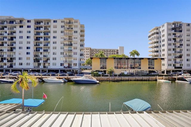 3648 NE 167th St 27, North Miami Beach, FL 33160