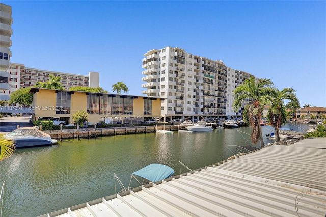 3648 NE 167th St 27, North Miami Beach, FL 33160