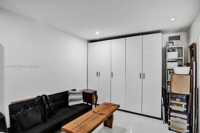 3648 NE 167th St 27, North Miami Beach, FL 33160