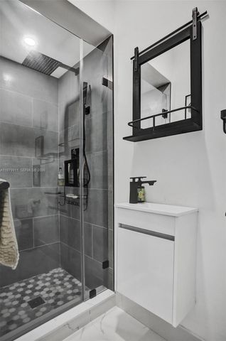 3648 NE 167th St 27, North Miami Beach, FL 33160