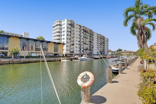 3648 NE 167th St 27, North Miami Beach, FL 33160