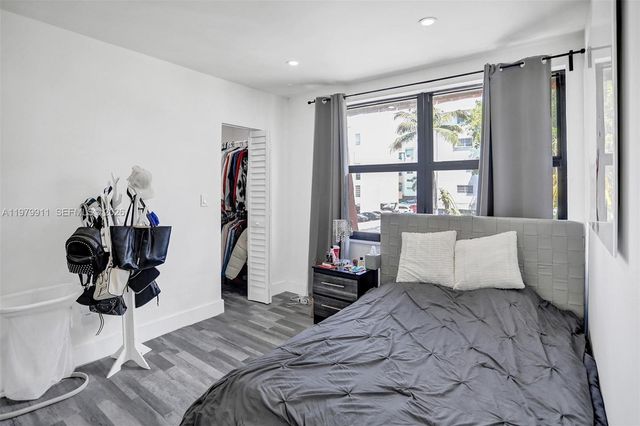 3648 NE 167th St 27, North Miami Beach, FL 33160