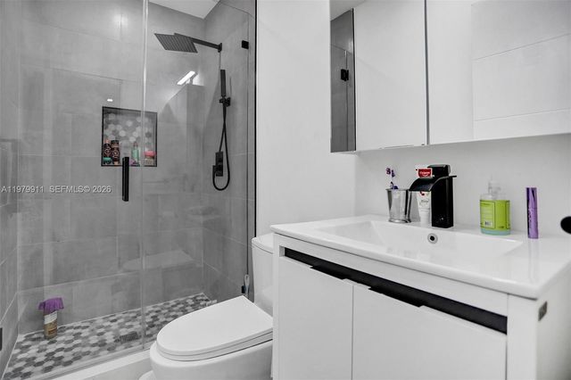 3648 NE 167th St 27, North Miami Beach, FL 33160