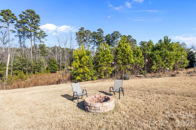 204 Old Harbor Drive, Mount Gilead, NC 27306