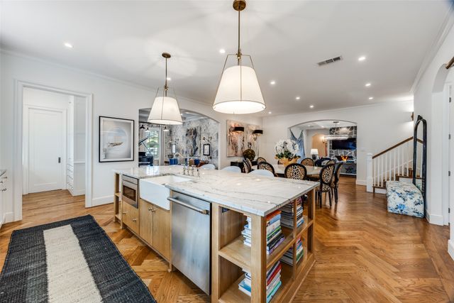 8546 San Pedro Parkway, Dallas, TX 75218