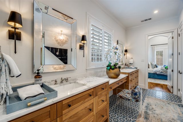 8546 San Pedro Parkway, Dallas, TX 75218