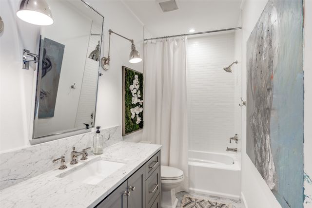 8546 San Pedro Parkway, Dallas, TX 75218