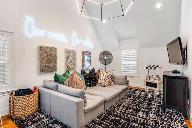 8546 San Pedro Parkway, Dallas, TX 75218