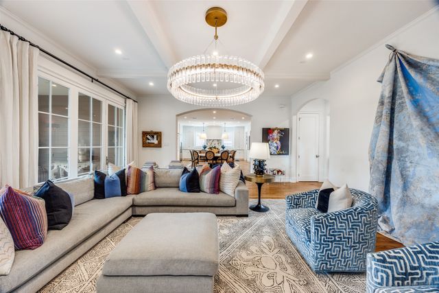 8546 San Pedro Parkway, Dallas, TX 75218