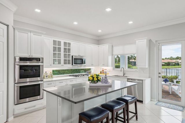 205 Via Condado Way, Palm Beach Gardens, FL 33418