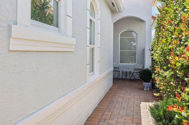 205 Via Condado Way, Palm Beach Gardens, FL 33418
