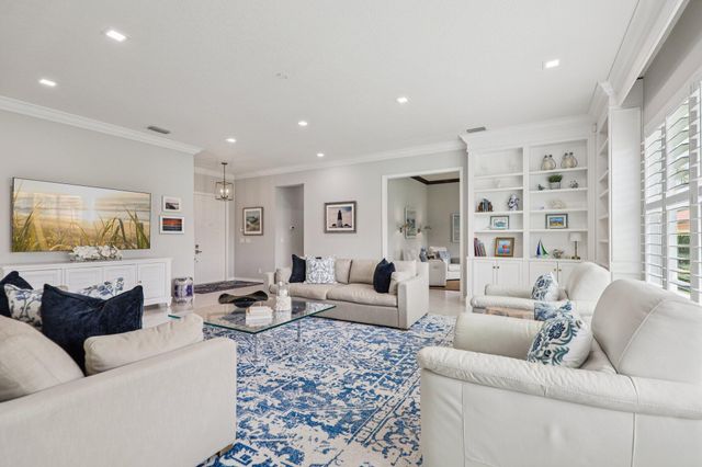 205 Via Condado Way, Palm Beach Gardens, FL 33418