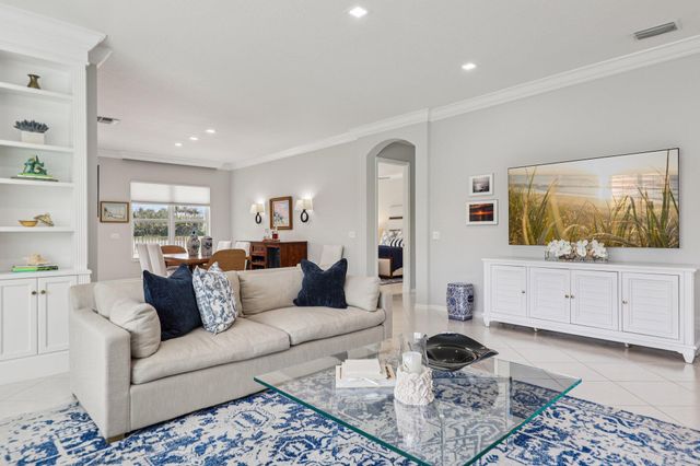 205 Via Condado Way, Palm Beach Gardens, FL 33418