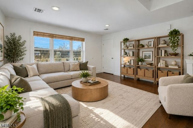 270 Main St D, Millburn Twp., NJ 07041