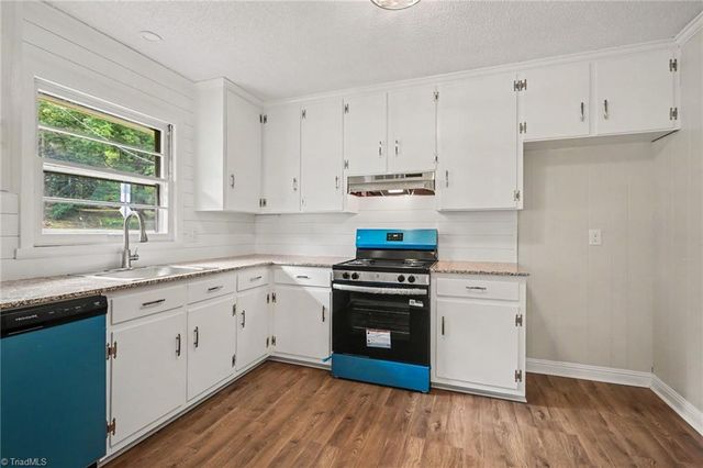 1153 Heathwood Road, Randleman, NC 27317